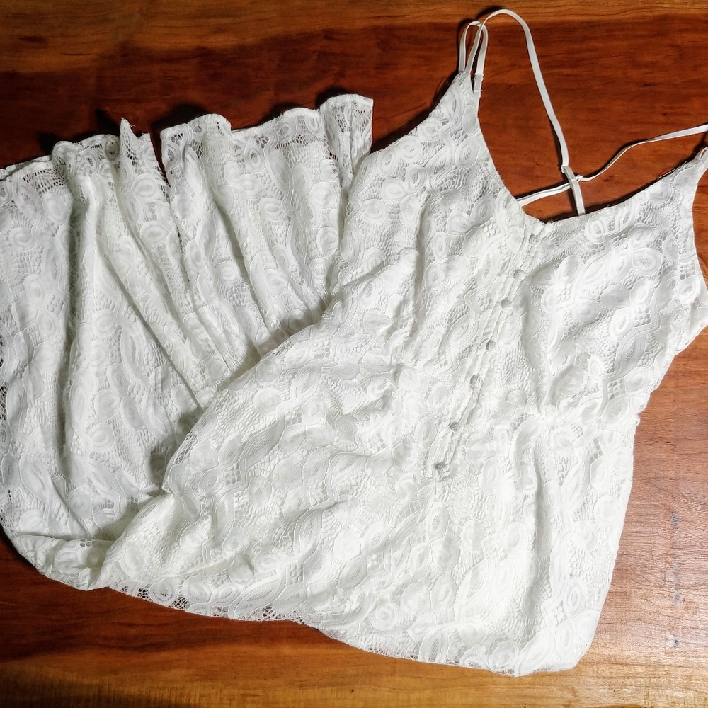 Trixxi Clothing Co. White Lace Romper NWT Size S